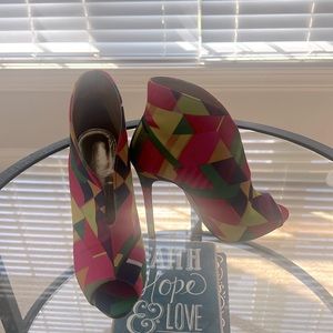 Women heels boots , lightly worn.